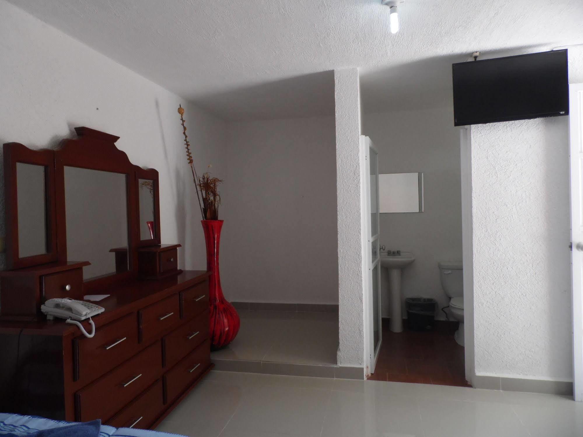 Hotel Hacienda Ixtlan Косумель Экстерьер фото