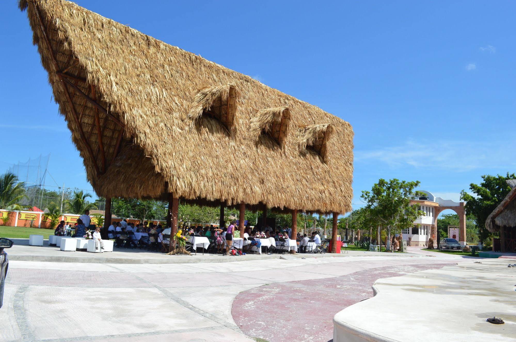 Hotel Hacienda Ixtlan Косумель Экстерьер фото