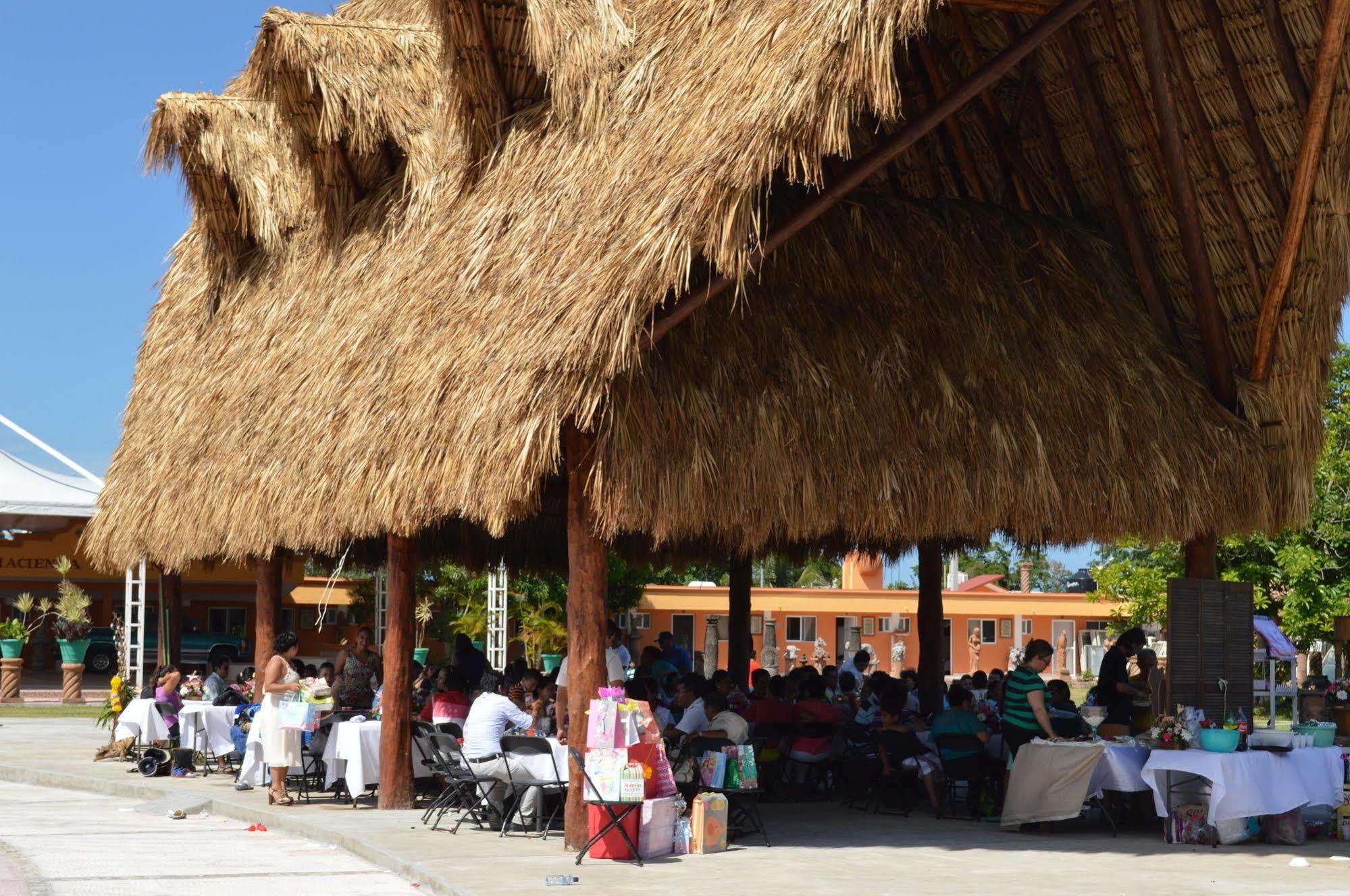 Hotel Hacienda Ixtlan Косумель Экстерьер фото